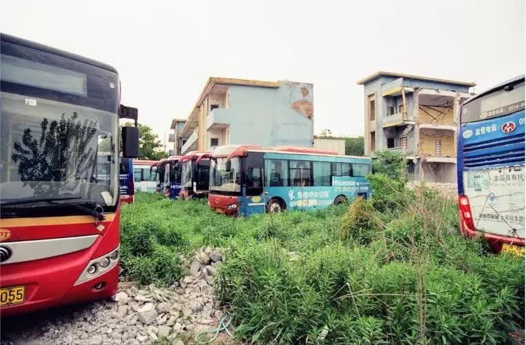 公交汽車報(bào)廢